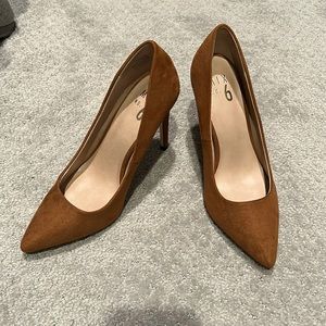 Mix No. 6 Cognac Pointed Pumps